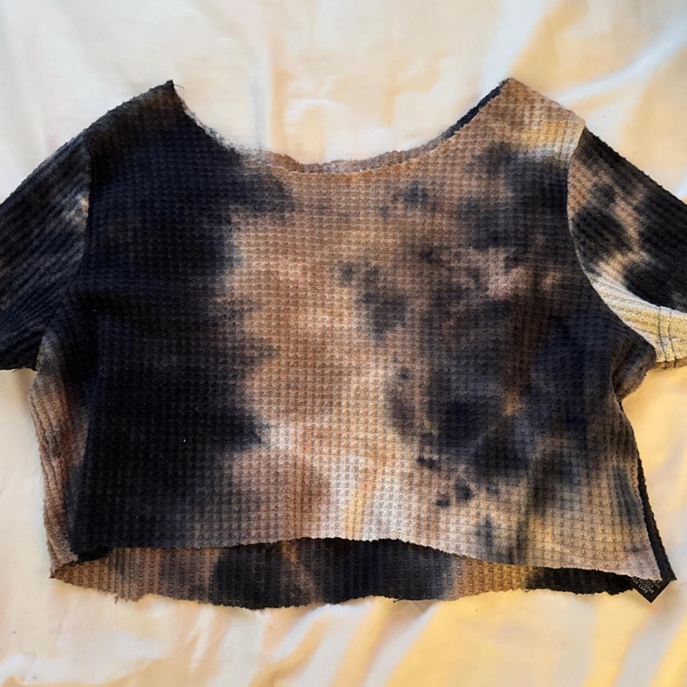 Rue21 Black and Brown Tie-Dye Crop Top